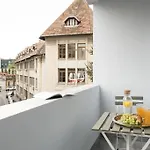 Apartamento Sunny 4br Flat - Location - Charming Balcony Bucareste