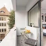 Apartamento Sunny 4br Flat - Location - Charming Balcony Bucareste