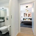 Sunny 4br Flat - Location - Charming Balcony Apartamento