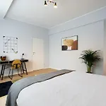 Apartamento Sunny 4br Flat - Location - Charming Balcony Bucareste