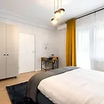 Sunny 4br Flat - Location - Charming Balcony Bucareste
