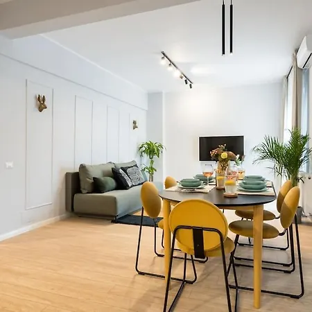 Daire Sunny 4br Flat - Location - Charming Balcony