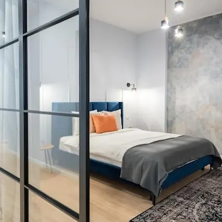 Sunny 4br Flat - Location - Charming Balcony