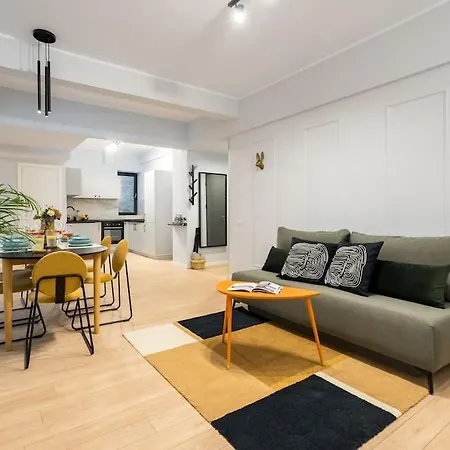 アパート Sunny 4br Flat - Location - Charming Balcony *