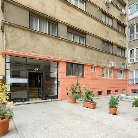 Sunny 4br Flat - Location - Charming Balcony Apartment Bukarest
