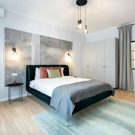 Sunny 4br Flat - Location - Charming Balcony Appartamento