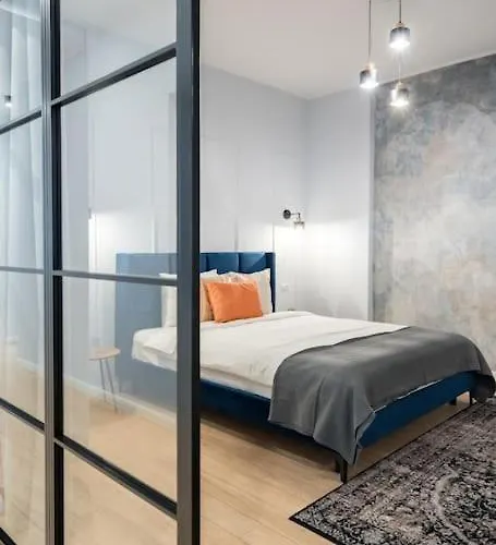 Sunny 4br Flat - Location - Charming Balcony