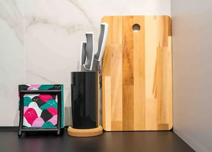 Apartment Sunny 4br Flat - Location - Charming Balcony Bukarest