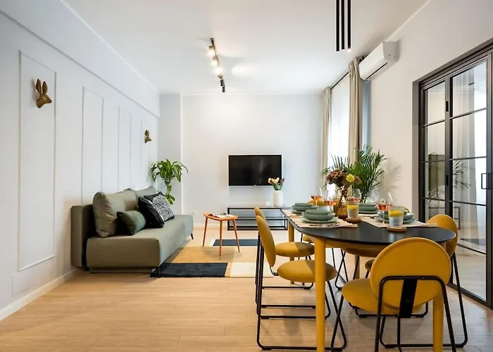 Sunny 4br Flat - Location - Charming Balcony *