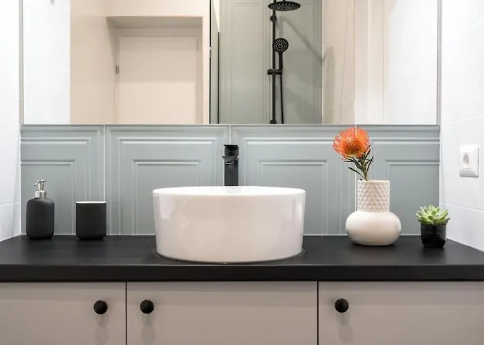 Apartment Sunny 4br Flat - Location - Charming Balcony