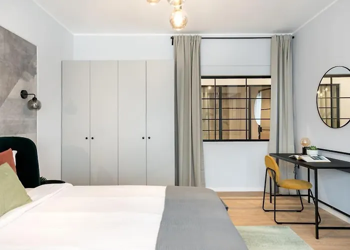 Sunny 4br Flat - Location - Charming Balcony *