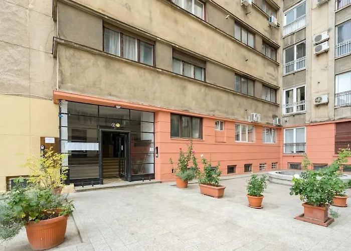 Sunny 4br Flat - Location - Charming Balcony Apartment Bukarest
