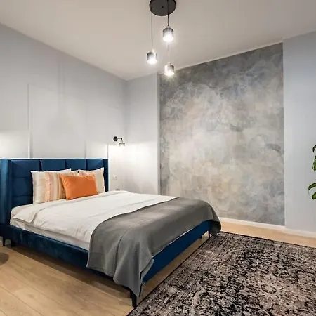 Apartment Sunny 4br Flat - Location - Charming Balcony Bucharest