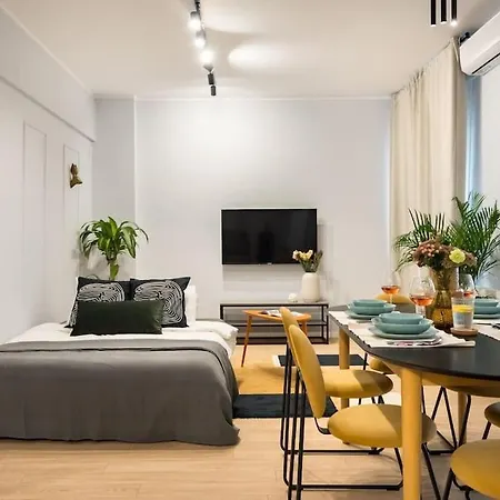 Sunny 4br Flat - Location - Charming Balcony Appartement Boekarest