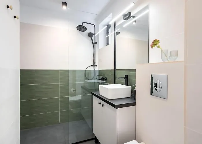 Sunny 4br Flat - Location - Charming Balcony Appartement