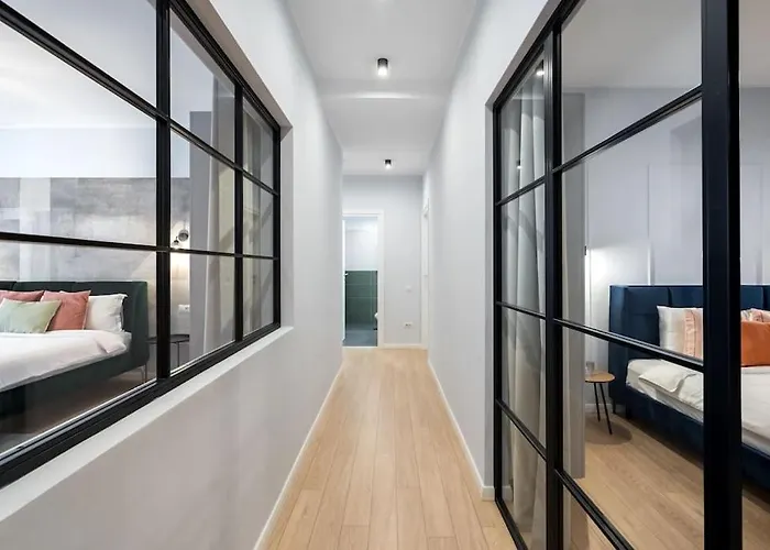Sunny 4br Flat - Location - Charming Balcony Boekarest