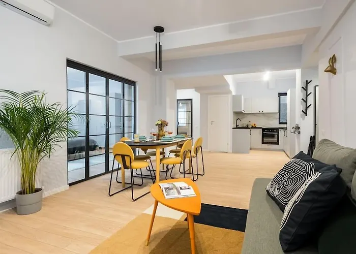Sunny 4br Flat - Location - Charming Balcony * Boekarest